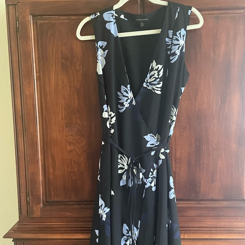 Banana Republic Wrap Midi Dress -M
